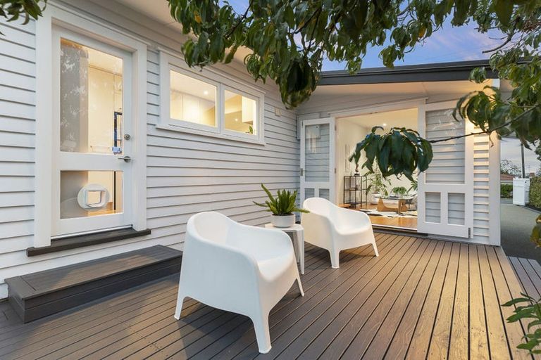 Photo of property in 2/12 Francis Street, Hauraki, Auckland, 0622