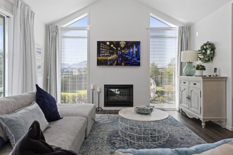 Photo of property in 13 Tuhua Close, Wharewaka, Taupo, 3330