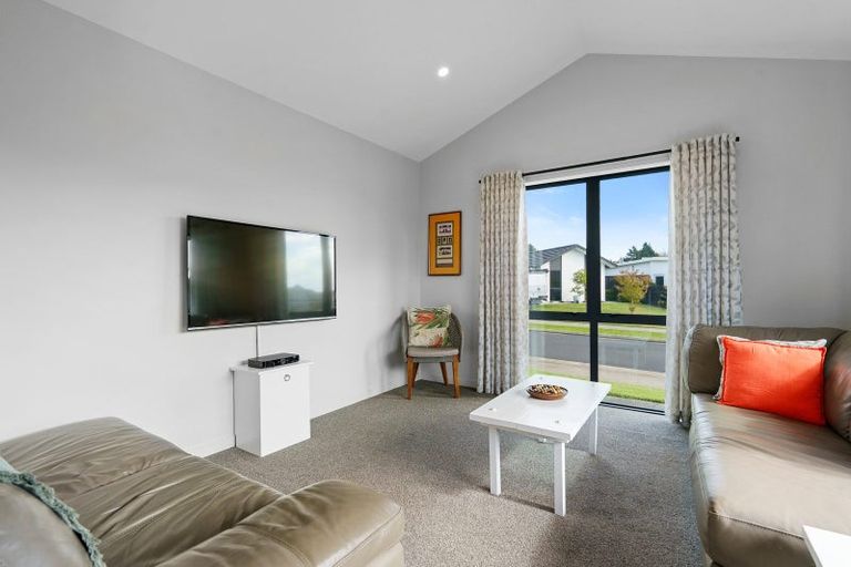 Photo of property in 11 Clifford Close, Leamington, Cambridge, 3432