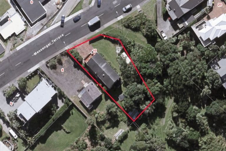Photo of property in 10 Messenger Terrace, Oakura, 4314