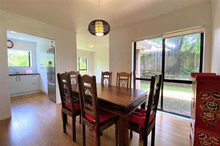 Photo of property in 16 Cherub Place, West Harbour, Auckland, 0618