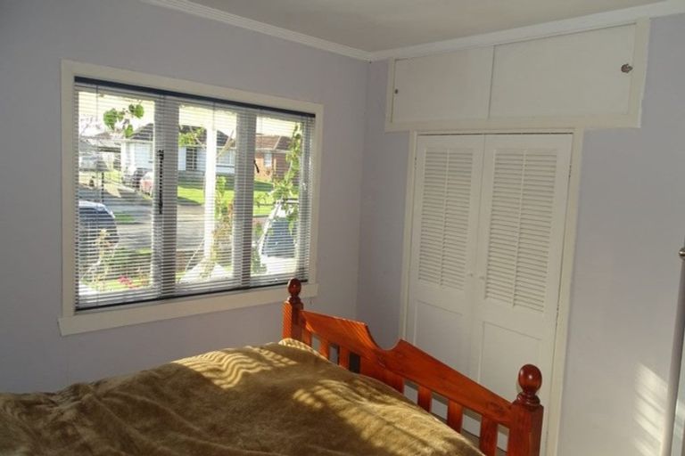 Photo of property in 11 Seddon Avenue, Papatoetoe, Auckland, 2104