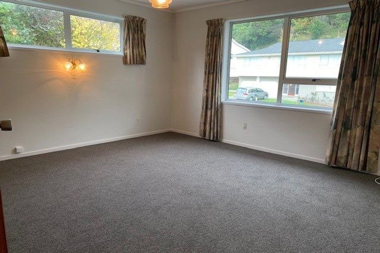 Photo of property in 15 Fyvie Avenue, Tawa, Wellington, 5028