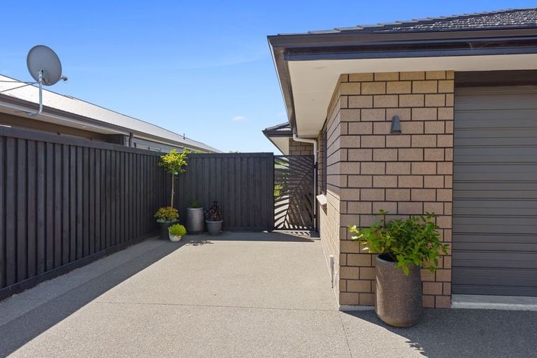 Photo of property in 53 Waipunahau Road, Waikanae, 5036