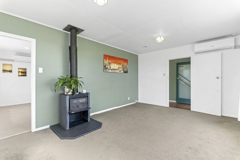 Photo of property in 14 Tohora Place, Spotswood, New Plymouth, 4310