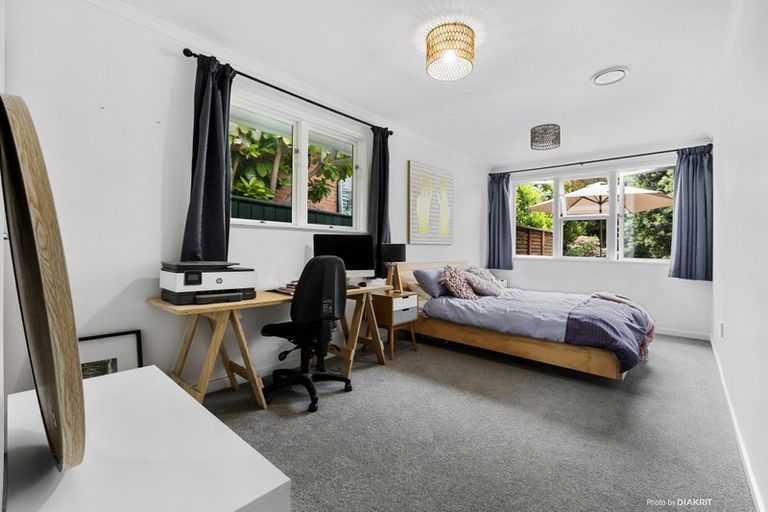 Photo of property in 6 Woodstock Terrace, Tawa, Wellington, 5028