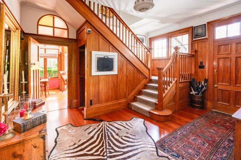 Photo of property in 42 Central Terrace, Kelburn, Wellington, 6012