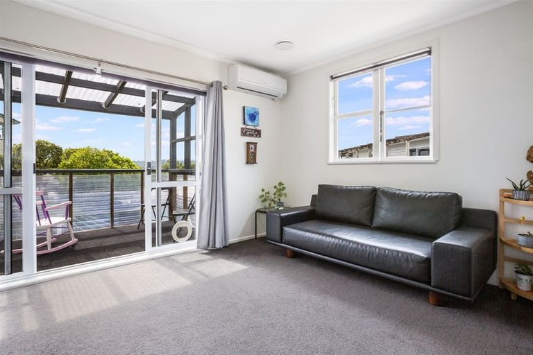 Photo of property in 18 Waiho Terrace, Elsdon, Porirua, 5022
