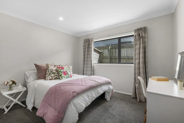 Photo of property in 84 Endeavour Drive, Whitby, Porirua, 5024