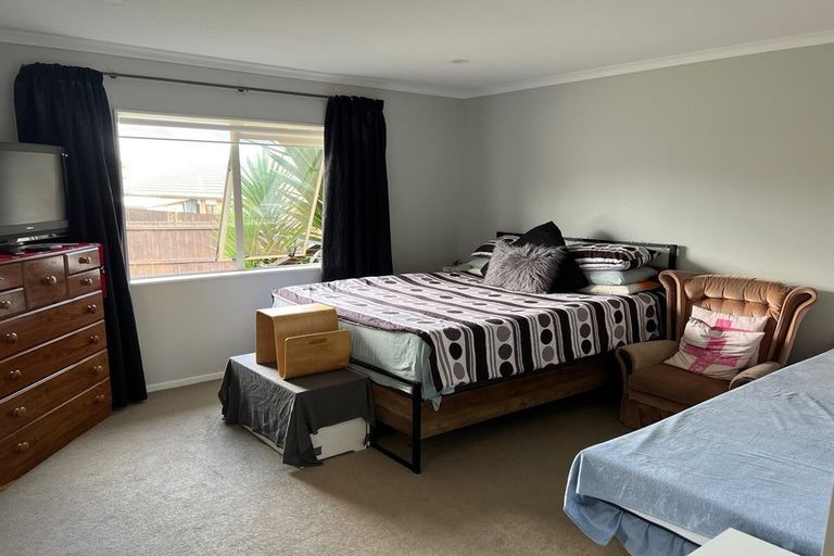 Photo of property in 12 Prado Drive, Pukekohe, 2120