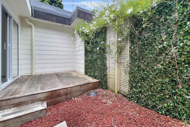 Photo of property in 3/8 Park Hill Road, Birkenhead, Auckland, 0626