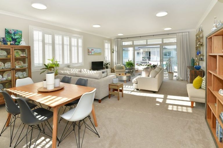 Photo of property in 54 Landmark Terrace, Orewa, 0931