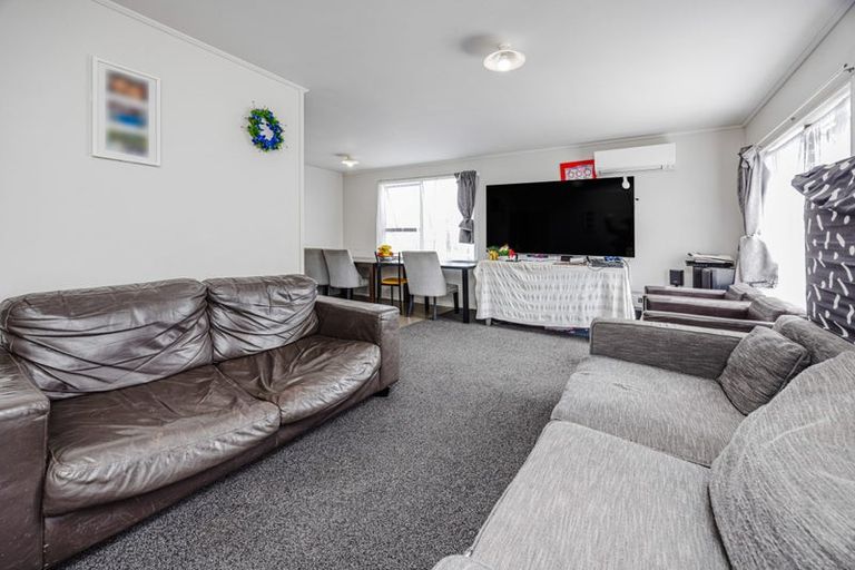 Photo of property in 1/22 Silver Creek Road, Weymouth, Auckland, 2103
