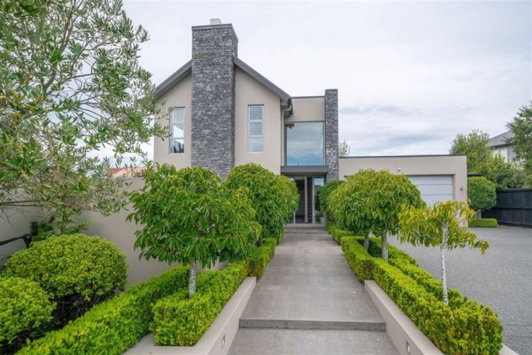 Photo of property in 8 Sovereign Gardens, Halswell, Christchurch, 8025