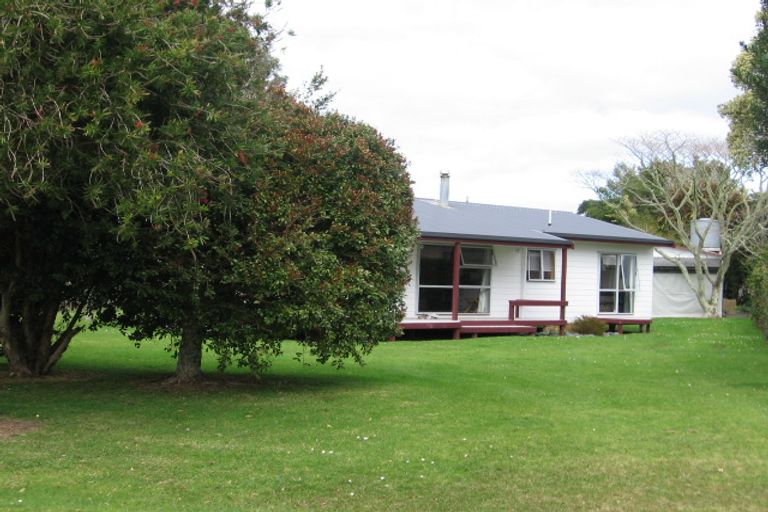 Photo of property in 28 Dawn Avenue, Hahei, Whitianga, 3591