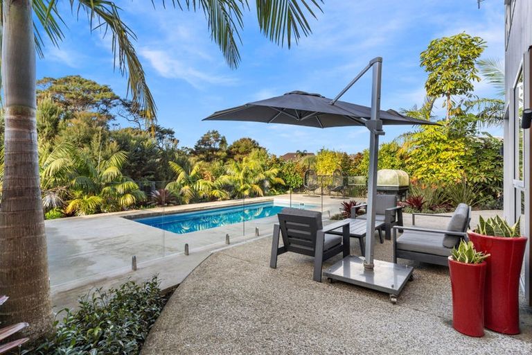 Photo of property in 284e Schnapper Rock Road, Schnapper Rock, Auckland, 0632