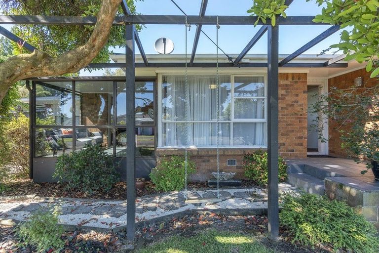 Photo of property in 9 Gerrand Place, Chedworth, Hamilton, 3210