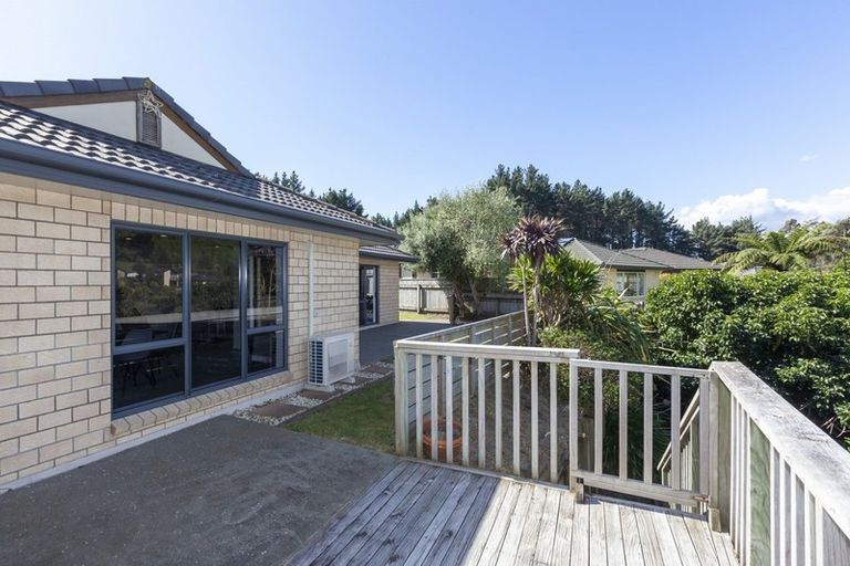 Photo of property in 6 Cascade Way, Paraparaumu, 5032