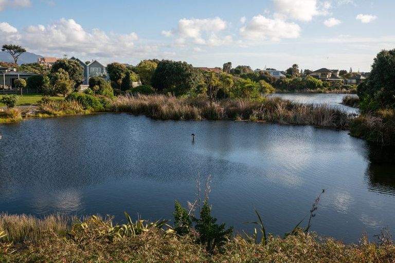 Photo of property in 18 Takahe Drive, Paraparaumu Beach, Paraparaumu, 5032