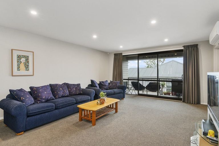 Photo of property in 2/422 Barbadoes Street, Edgeware, Christchurch, 8013