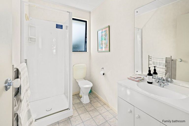 Photo of property in 11 Kitty Frazer Lane, Omaha, 0986