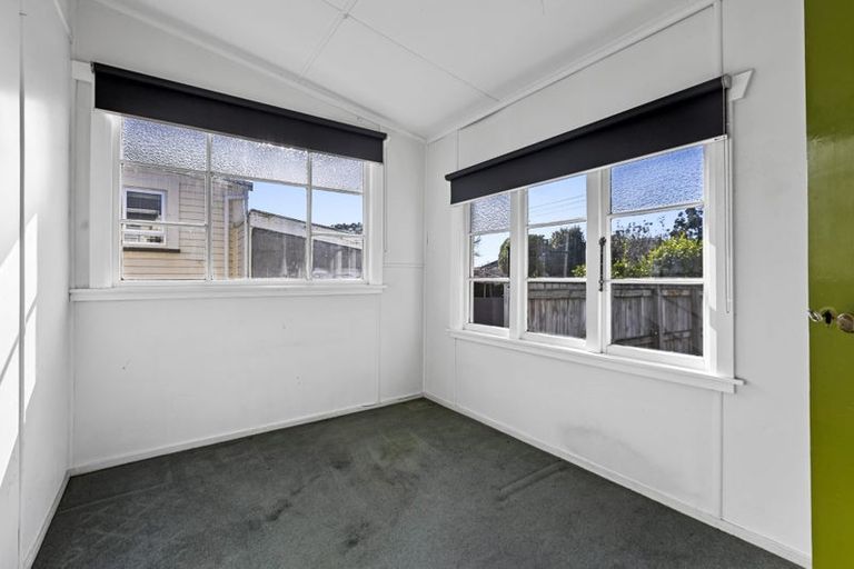 Photo of property in 25 Paynters Avenue, Strandon, New Plymouth, 4312