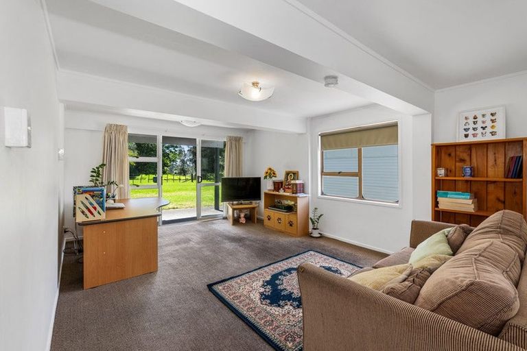 Photo of property in 14 Lyon Road, Waimauku, 0883