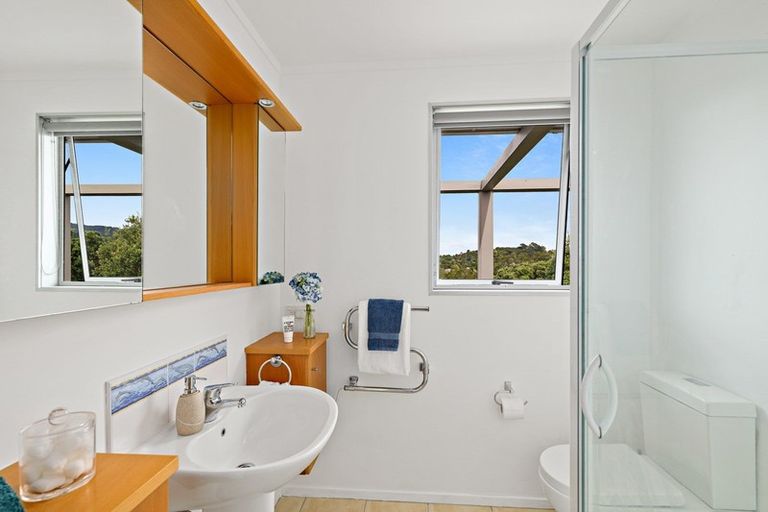 Photo of property in 29 Kendale Drive, Leigh, 0985