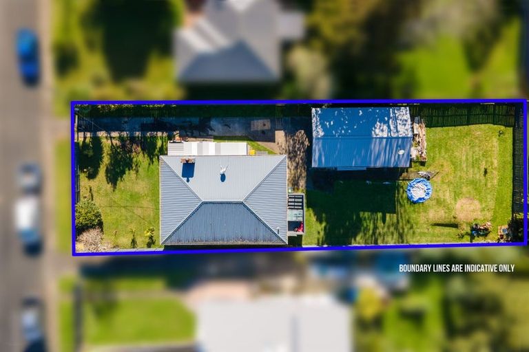 Photo of property in 9 Longburn Road, Henderson, Auckland, 0610