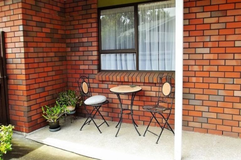 Photo of property in 2/64 Marne Road, Papakura, 2110