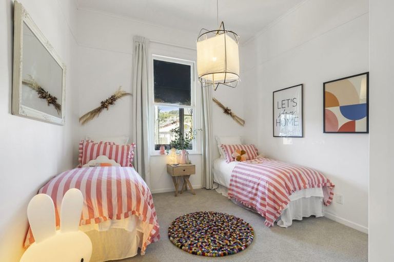 Photo of property in 36 Derwent Street, Island Bay, Wellington, 6023