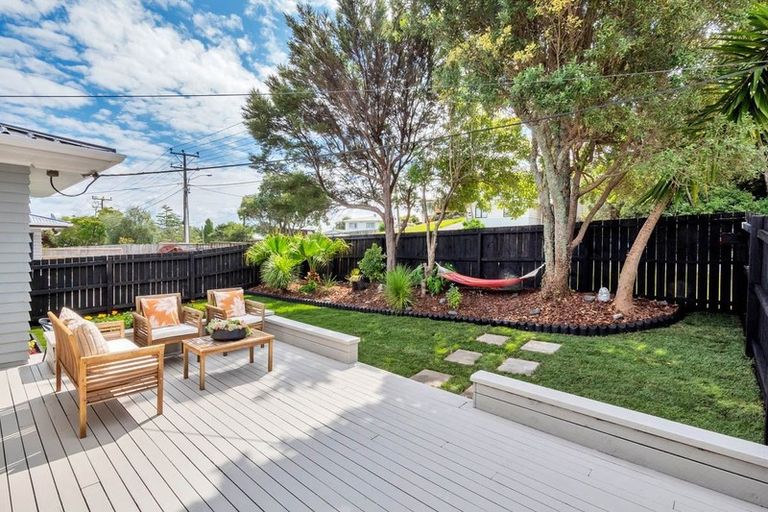 Photo of property in 1/46 Roberts Road, Glenfield, Auckland, 0629