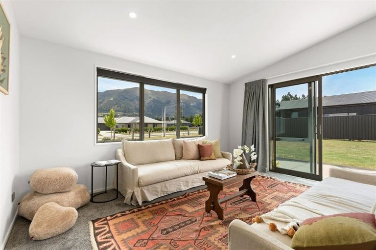 Photo of property in 18 Sentinel Drive, Lake Hawea, Wanaka, 9382