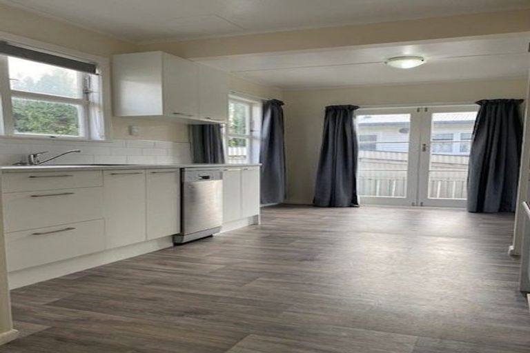 Photo of property in 20 Merton Crescent, Pirimai, Napier, 4112