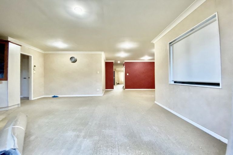 Photo of property in 6 Lissleton Drive, East Tamaki, Auckland, 2013