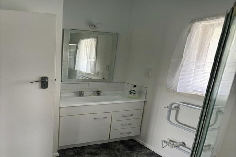 Photo of property in 8 King Edward Avenue, Papakura, 2110