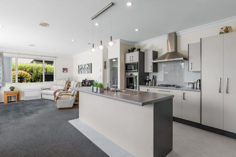 Photo of property in 18 Oakwood Way, Papamoa Beach, Papamoa, 3118