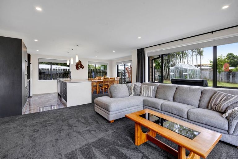 Photo of property in 13 Karaka Street, Merrilands, New Plymouth, 4312