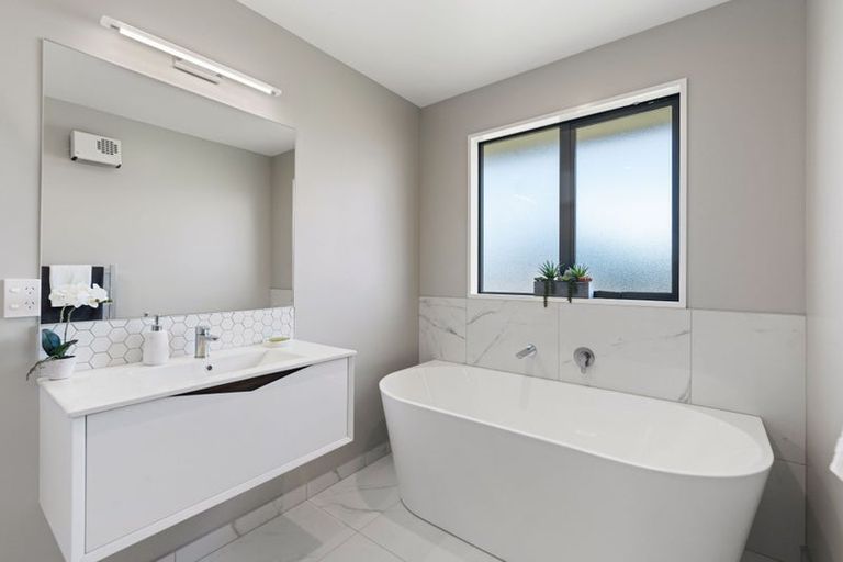 Photo of property in 2 Kotua Street, Woodend, 7610