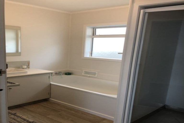 Photo of property in 1/340 Ngatai Road, Bellevue, Tauranga, 3110