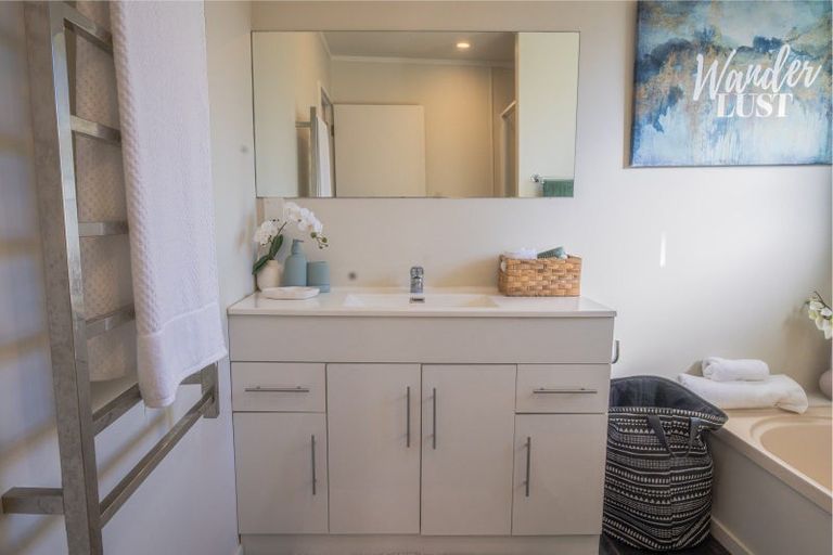 Photo of property in 106 Roberts Line, Kelvin Grove, Palmerston North, 4414
