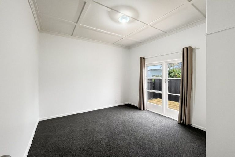 Photo of property in 27 Glasgow Street, Takaro, Palmerston North, 4412