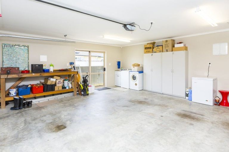 Photo of property in 34 Sunstone Crescent, Brown Owl, Upper Hutt, 5018