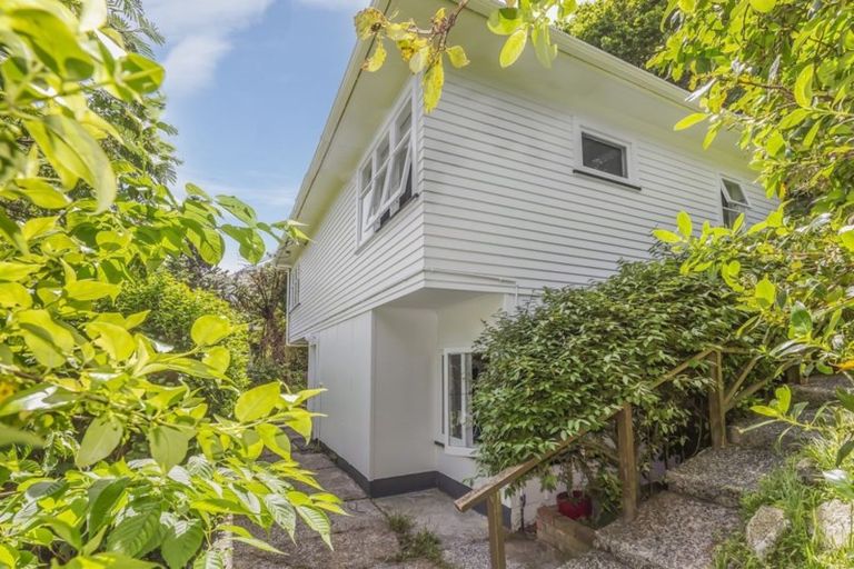 Photo of property in 17 Waiapu Road, Kelburn, Wellington, 6012