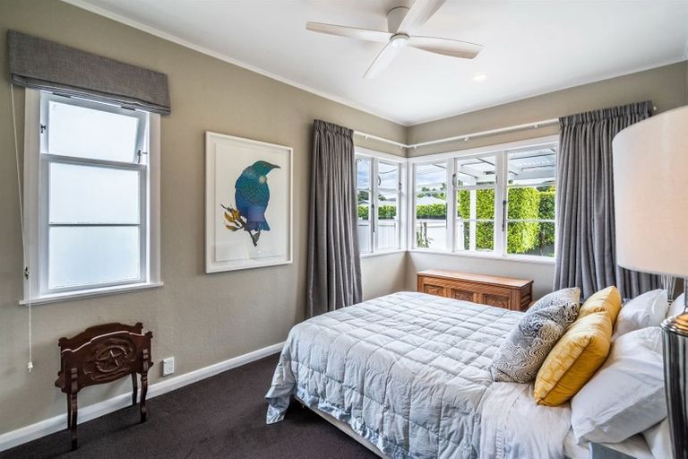 Photo of property in 1/193 Queen Street, Northcote Point, Auckland, 0627