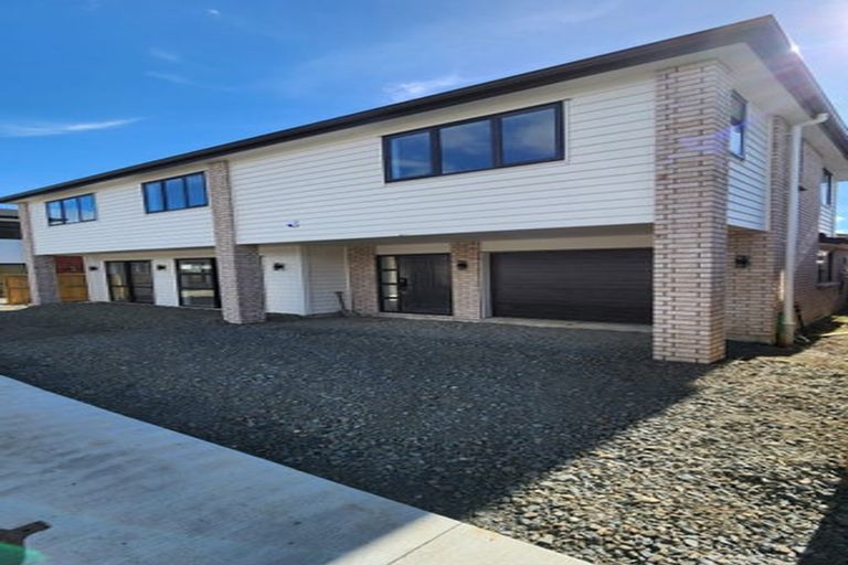 Photo of property in 708a Massey Road, Mangere, Auckland, 2022