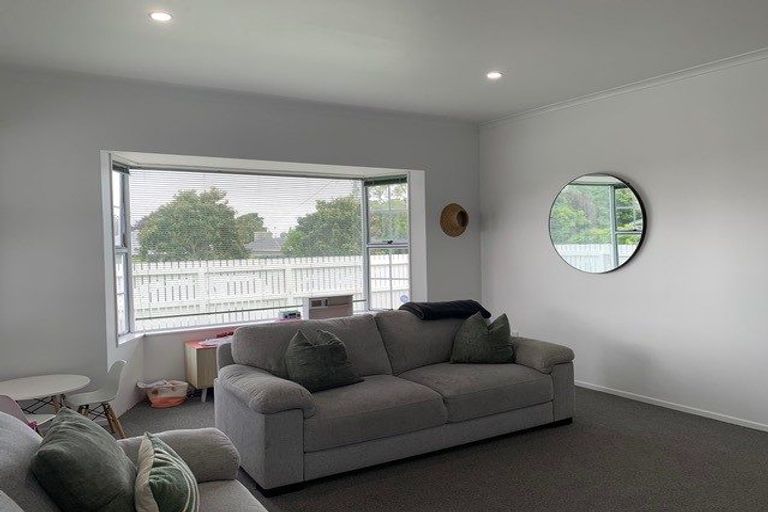 Photo of property in 13 Burns Street, Westown, New Plymouth, 4310