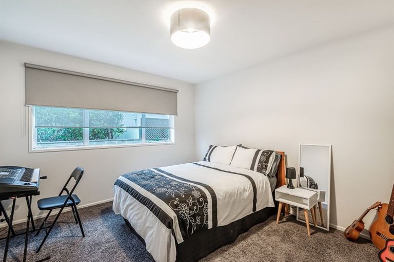 Photo of property in 2a Midway Avenue, Castor Bay, Auckland, 0620