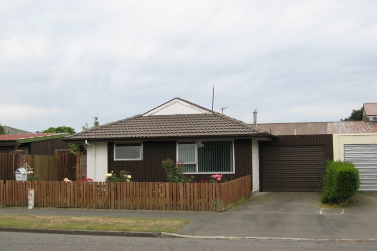 Photo of property in 1/69 Kuaka Crescent, Bromley, Christchurch, 8062