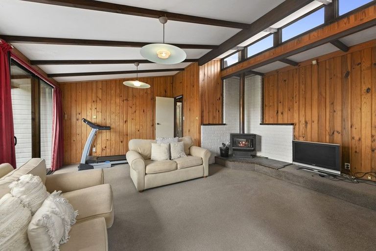 Photo of property in 9 Hobbit Lane, Pinehaven, Upper Hutt, 5371